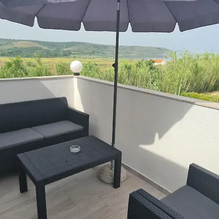 Ivan Apartman *